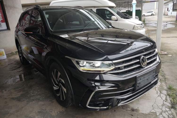 Used Volkswagen Tiguan L 2024 Outstanding Model 330TSI Automatic Two-Wheel Drive R-Line Dragon Glory Edition Front Right 45 Deg