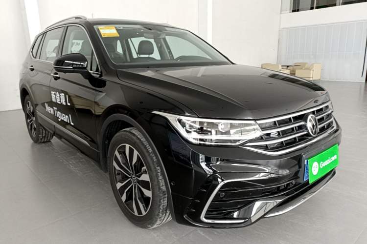 Used Volkswagen Tiguan L 2024 330TSI Automatic Two-Wheel Drive R-Line Enhanced Edition Front Right 45 Deg