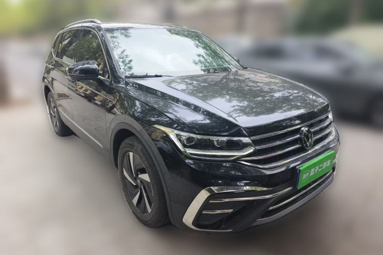 Used Volkswagen Tiguan L 2024 300TSI Automatic Two-Wheel Drive Smart Edition Front Right 45 Deg