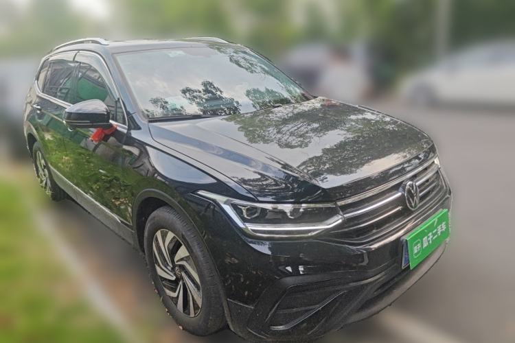 Used Volkswagen Tiguan L 2024 300TSI Automatic Two-Wheel Drive Smart Edition Front Right 45 Deg