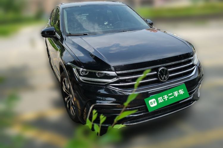 Used Volkswagen Tiguan L 2024 330TSI Automatic Two-Wheel Drive R-Line Enhanced Edition Front Right 45 Deg