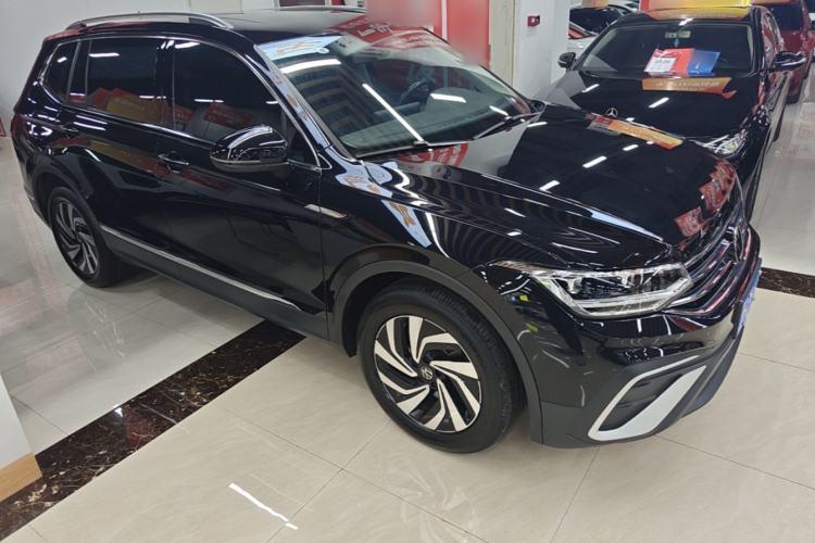 Used Volkswagen Tiguan L 2024 300TSI Automatic Two-Wheel Drive Smart Edition Front Right 45 Deg
