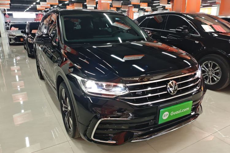 Used Volkswagen Tiguan L 2024 330TSI Automatic Two-Wheel Drive R-Line Enhanced Edition Front Right 45 Deg