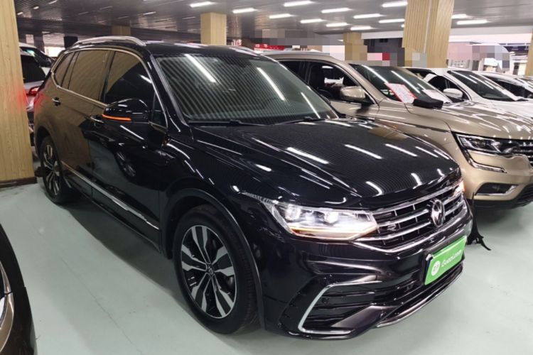 Used Volkswagen Tiguan L 2024 330TSI Automatic Two-Wheel Drive R-Line Enhanced Edition Front Right 45 Deg