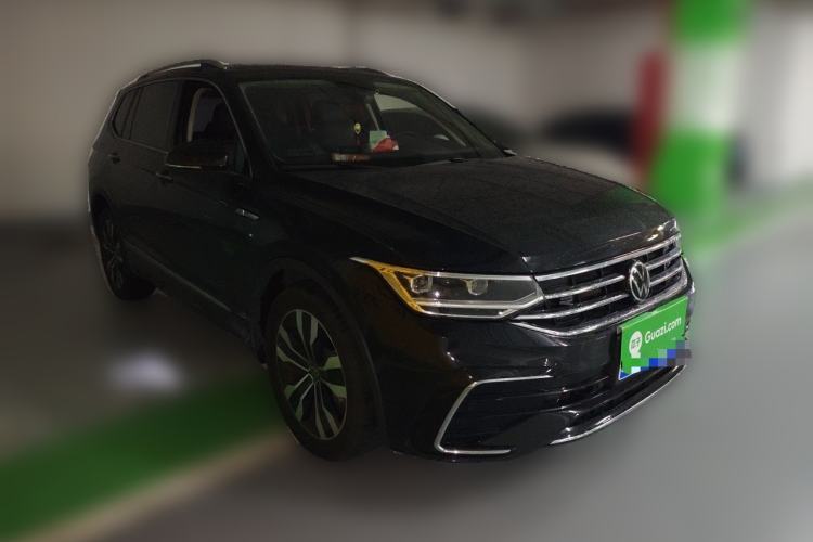 Used Volkswagen Tiguan L 2024 330TSI Automatic Two-Wheel Drive R-Line Enhanced Edition Front Right 45 Deg