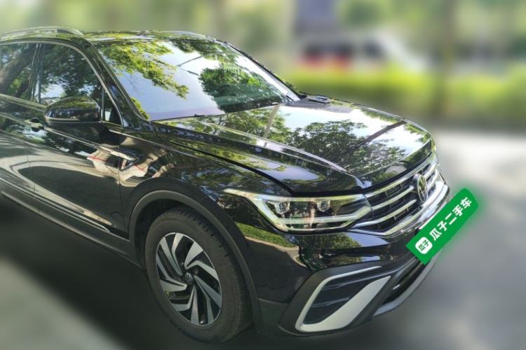 Used Volkswagen Tiguan L 2024 300TSI Automatic Two-Wheel Drive Smart Edition Front Right 45 Deg