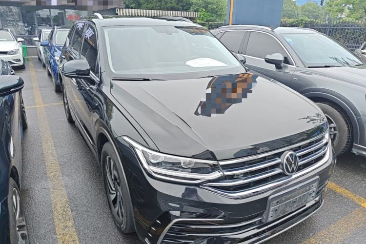 Used Volkswagen Tiguan L 2024 Outstanding Model 330TSI Automatic Two-Wheel Drive R-Line Dragon Glory Edition Front Right 45 Deg
