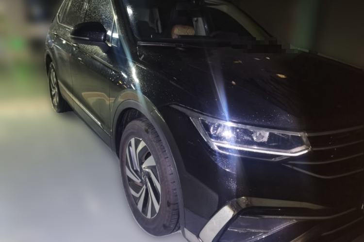 Used Volkswagen Tiguan L 2024 Outstanding Model 300TSI Automatic Two-Wheel Drive Longteng Edition Front Right 45 Deg