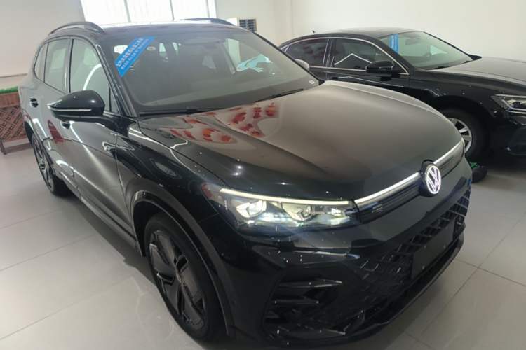 Used Volkswagen Tiguan L 2024 PRO 380TSI Four-Wheel Drive R-Line Prestige Edition Front Right 45 Deg