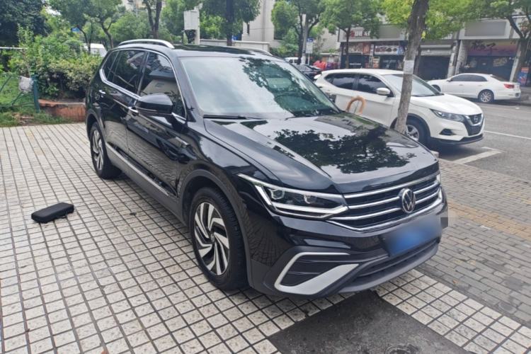 Used Volkswagen Tiguan L 2024 300TSI Automatic Two-Wheel Drive Smart Edition Front Right 45 Deg