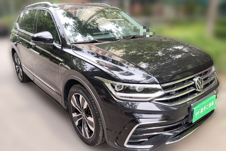 Used Volkswagen Tiguan L 2024 330TSI Automatic Two-Wheel Drive R-Line Enhanced Edition Front Right 45 Deg