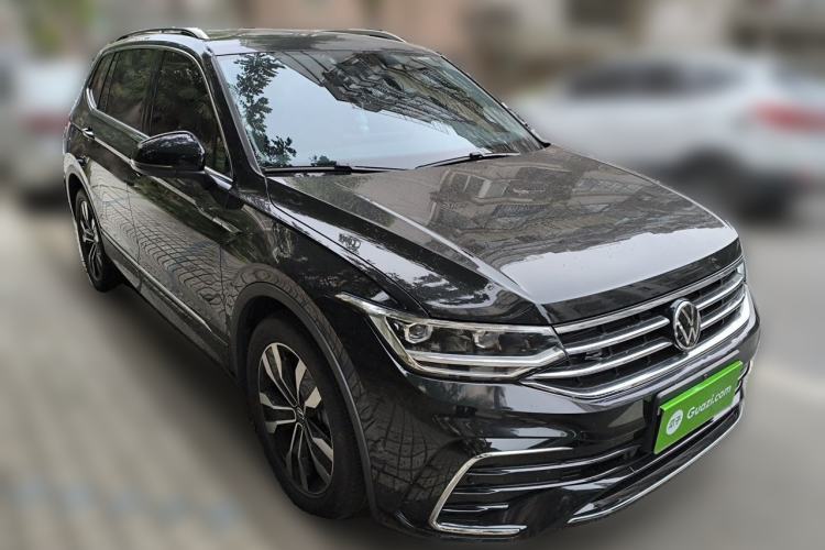 Used Volkswagen Tiguan L 2024 330TSI Automatic Two-Wheel Drive R-Line Enhanced Edition Front Right 45 Deg