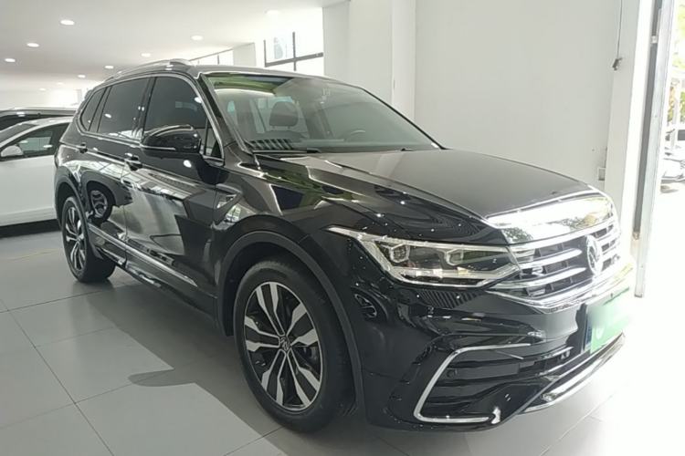 Used Volkswagen Tiguan L 2024 Outstanding Model 330TSI Automatic Two-Wheel Drive R-Line Dragon Glory Edition Front Right 45 Deg