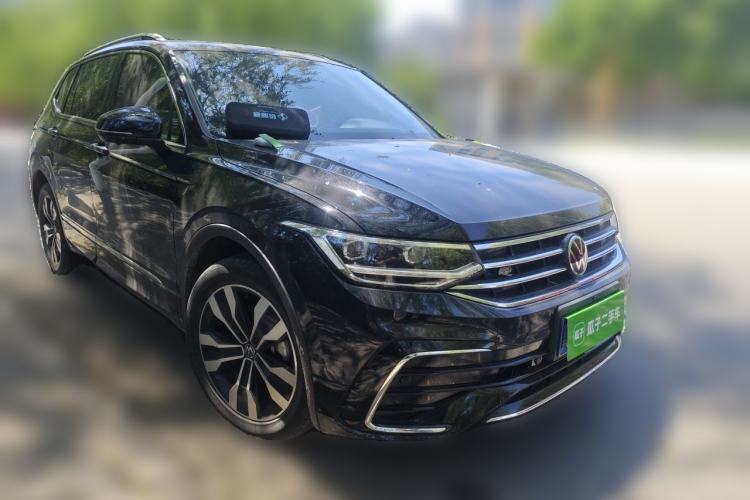 Used Volkswagen Tiguan L 2024 Outstanding Model 330TSI Automatic Two-Wheel Drive R-Line Dragon Glory Edition Front Right 45 Deg