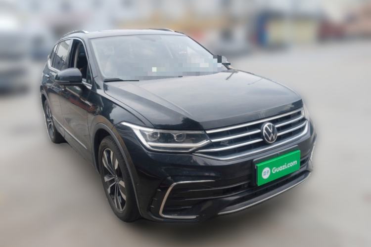 Used Volkswagen Tiguan L 2024 330TSI Automatic Two-Wheel Drive R-Line Enhanced Edition Front Right 45 Deg