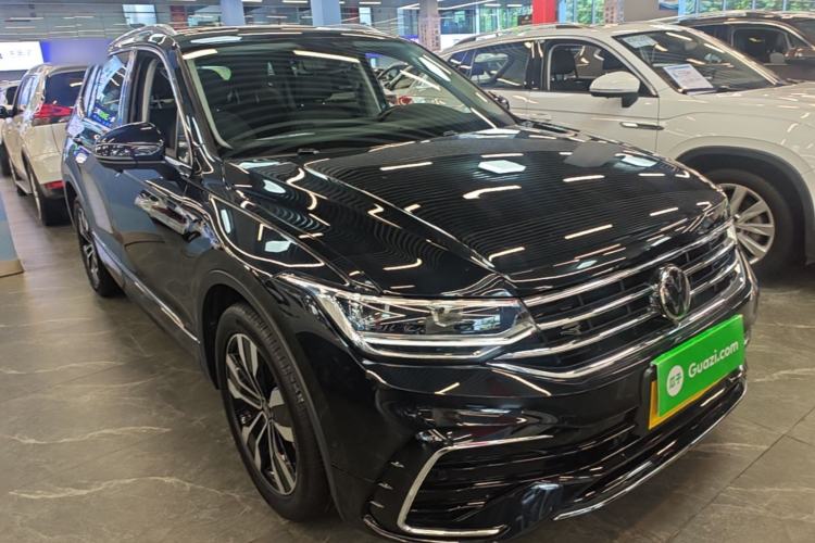Used Volkswagen Tiguan L 2024 330TSI Automatic Two-Wheel Drive R-Line Enhanced Edition Front Right 45 Deg