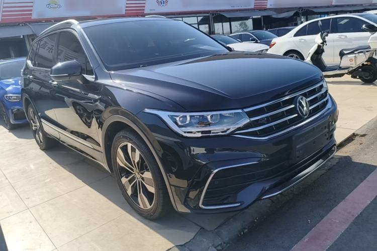 Used Volkswagen Tiguan L 2024 330TSI Automatic Two-Wheel Drive R-Line Enhanced Edition Front Right 45 Deg