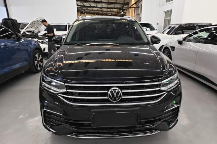 Used Volkswagen Tiguan L 2024 330TSI Automatic Two-Wheel Drive R-Line Enhanced Edition Front