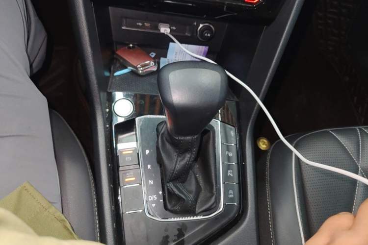 Used Volkswagen Tiguan L 2024 330TSI Automatic Two-Wheel Drive R-Line Enhanced Edition Gear Lever
