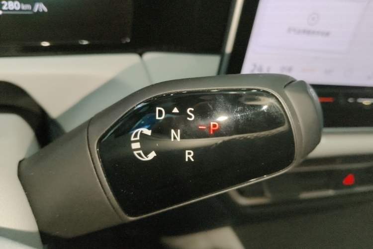 Used Volkswagen Tiguan L 2024 PRO 330TSI Two-Wheel Drive Smart Drive Edition Gear Lever