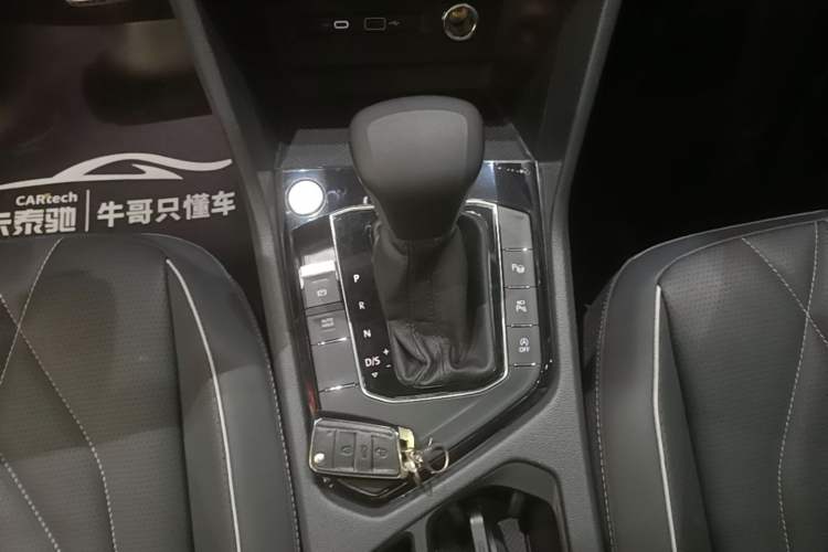 Used Volkswagen Tiguan L 2024 330TSI Automatic Two-Wheel Drive R-Line Enhanced Edition Gear Lever