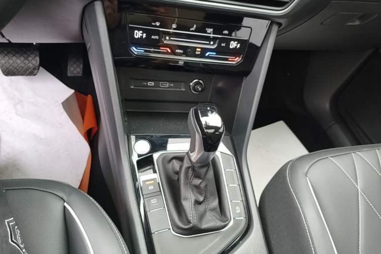 Used Volkswagen Tiguan L 2024 300TSI Automatic Two-Wheel Drive Smart Edition Gear Lever