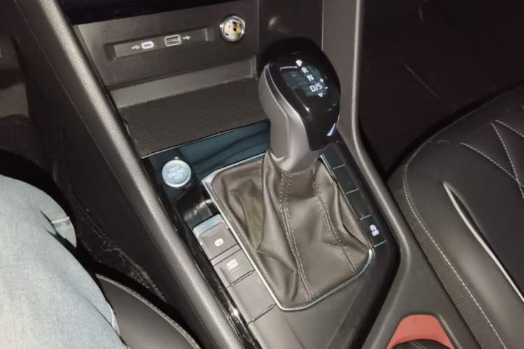 Used Volkswagen Tiguan L 2024 300TSI Automatic Two-Wheel Drive Smart Edition Gear Lever