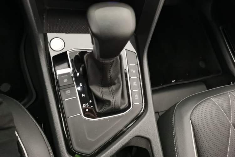 Used Volkswagen Tiguan L 2024 330TSI Automatic Two-Wheel Drive R-Line Enhanced Edition Gear Lever