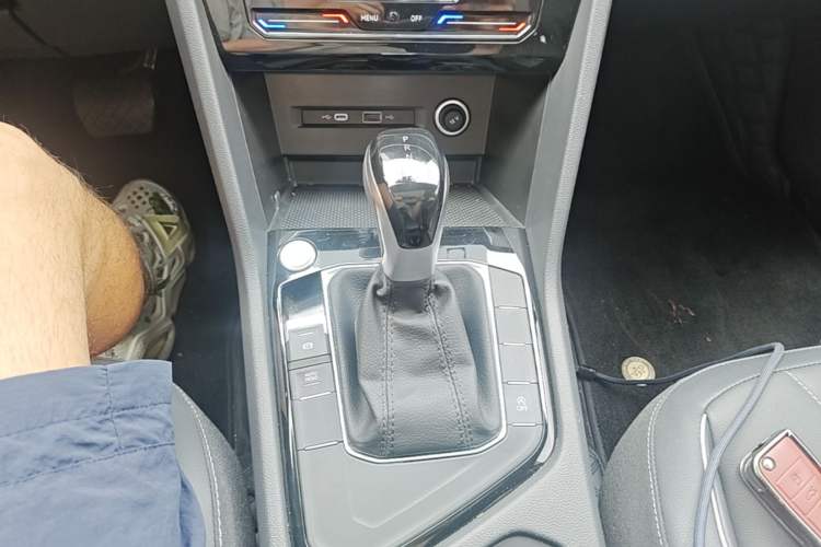 Used Volkswagen Tiguan L 2024 300TSI Automatic Two-Wheel Drive Smart Edition Gear Lever