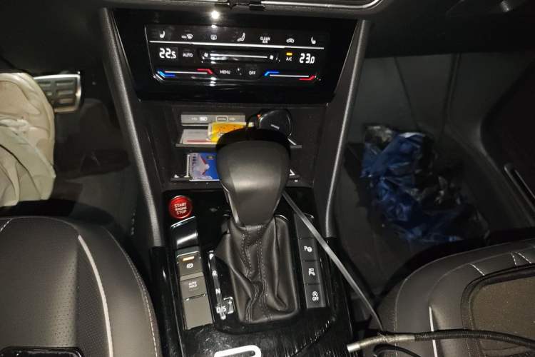 Used Volkswagen Tiguan L 2024 330TSI Automatic Two-Wheel Drive R-Line Enhanced Edition Gear Lever