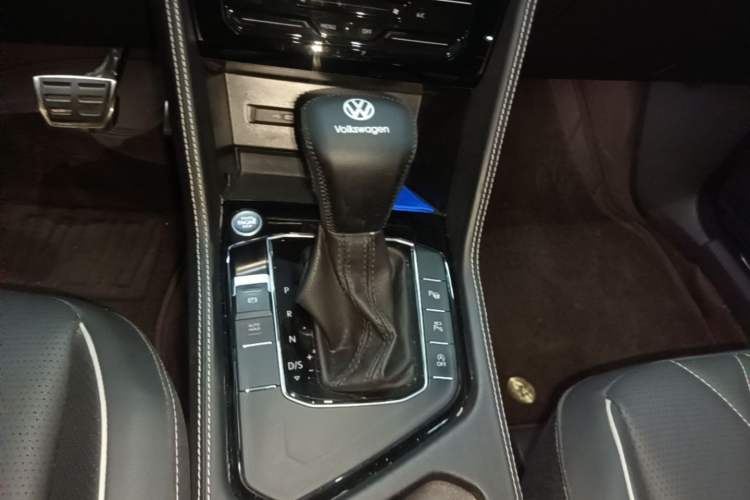 Used Volkswagen Tiguan L 2024 330TSI Automatic Two-Wheel Drive R-Line Enhanced Edition Gear Lever