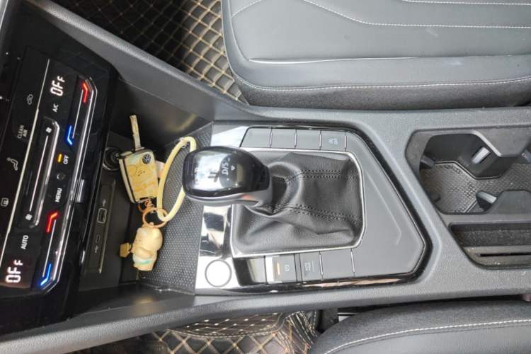 Used Volkswagen Tiguan L 2024 300TSI Automatic Two-Wheel Drive Smart Edition Gear Lever