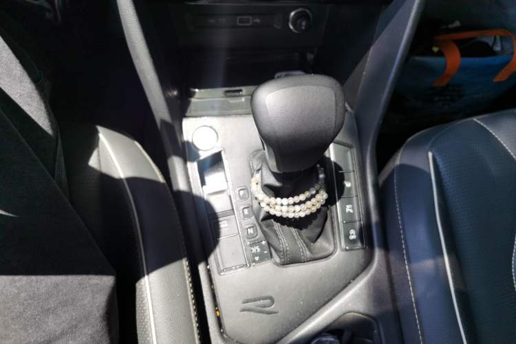 Used Volkswagen Tiguan L 2024 330TSI Automatic Two-Wheel Drive R-Line Enhanced Edition Gear Lever