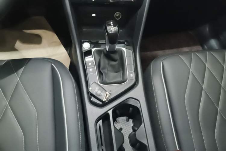 Used Volkswagen Tiguan L 2024 300TSI Automatic Two-Wheel Drive Smart Edition Gear Lever