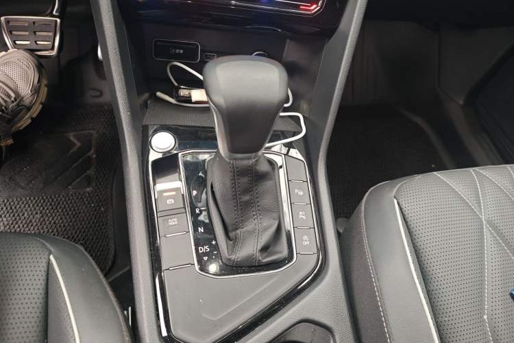 Used Volkswagen Tiguan L 2024 330TSI Automatic Two-Wheel Drive R-Line Enhanced Edition Gear Lever