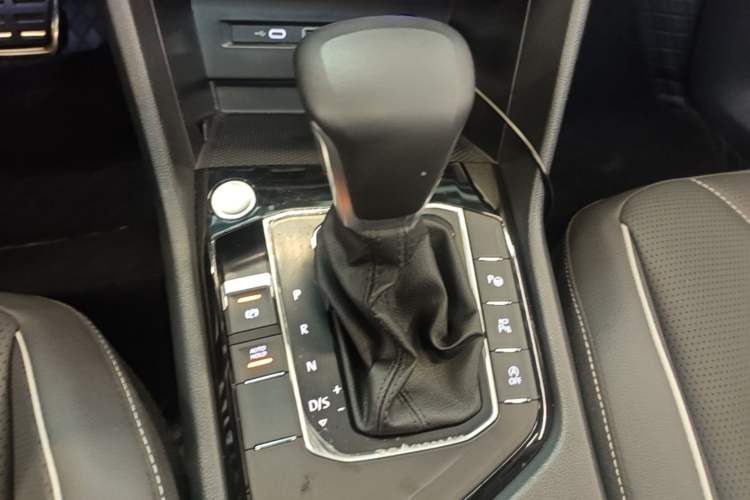 Used Volkswagen Tiguan L 2024 330TSI Automatic Two-Wheel Drive R-Line Enhanced Edition Gear Lever