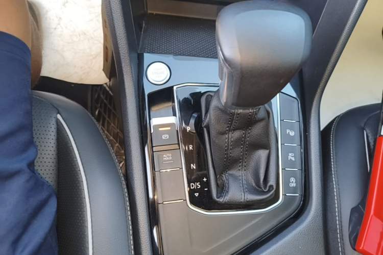 Used Volkswagen Tiguan L 2024 330TSI Automatic Two-Wheel Drive R-Line Enhanced Edition Gear Lever