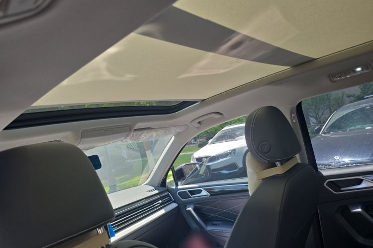 Used Volkswagen Tiguan L 2024 300TSI Automatic Two-Wheel Drive Smart Edition Headliner
