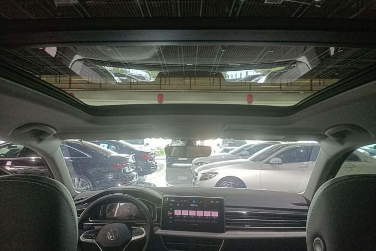 Used Volkswagen Tiguan L 2024 330TSI Automatic Two-Wheel Drive R-Line Enhanced Edition Headliner