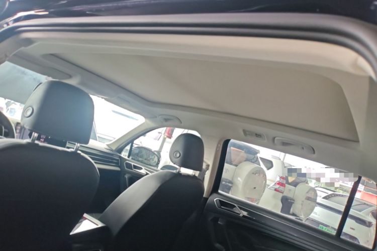 Used Volkswagen Tiguan L 2024 Outstanding Model 300TSI Automatic Two-Wheel Drive Longteng Edition Headliner