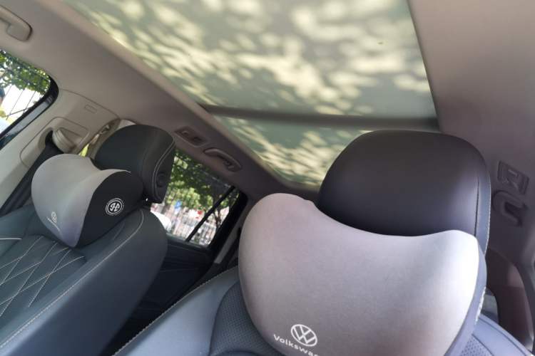 Used Volkswagen Tiguan L 2024 330TSI Automatic Two-Wheel Drive R-Line Enhanced Edition Headliner