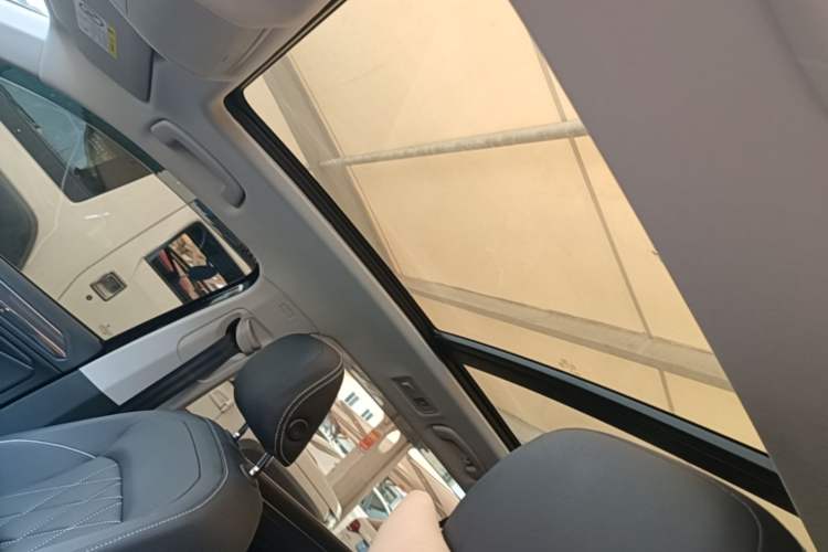 Used Volkswagen Tiguan L 2024 330TSI Automatic Two-Wheel Drive R-Line Enhanced Edition Headliner