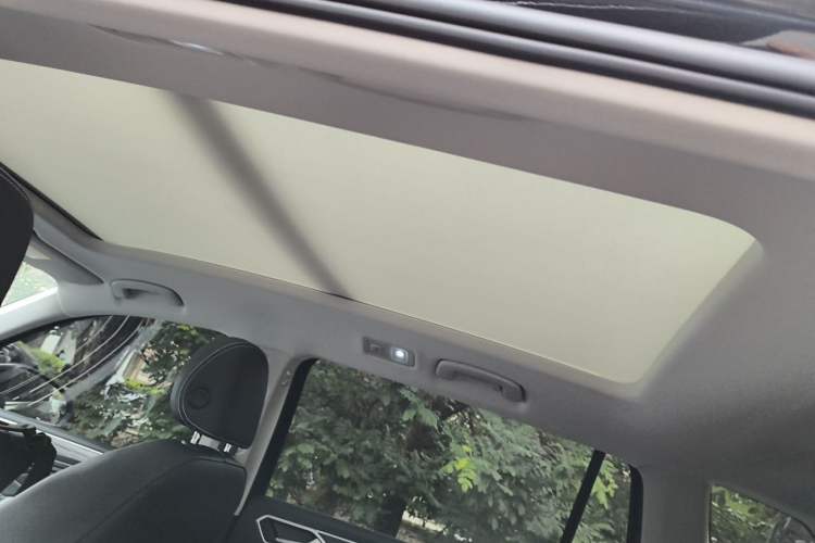 Used Volkswagen Tiguan L 2024 330TSI Automatic Two-Wheel Drive R-Line Enhanced Edition Headliner