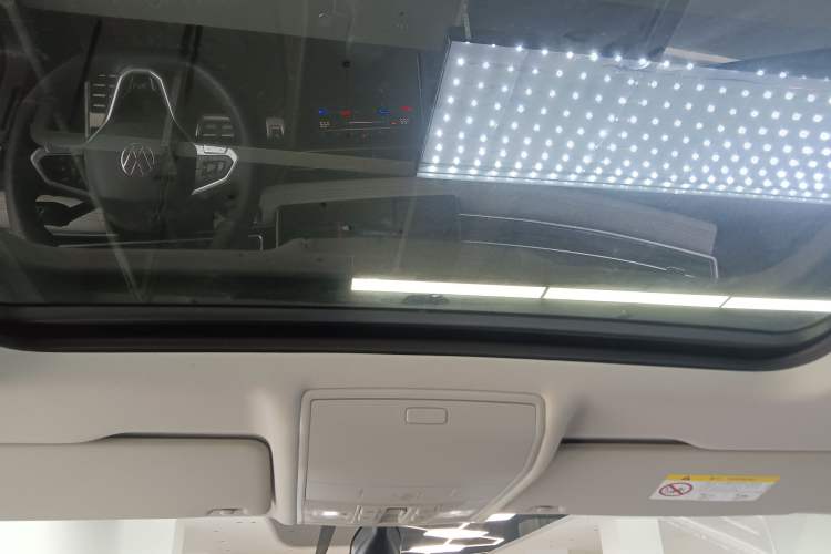 Used Volkswagen Tiguan L 2024 330TSI Automatic Two-Wheel Drive R-Line Enhanced Edition Headliner