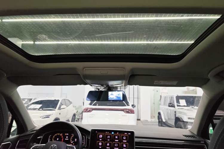 Used Volkswagen Tiguan L 2024 330TSI Automatic Two-Wheel Drive R-Line Enhanced Edition Headliner