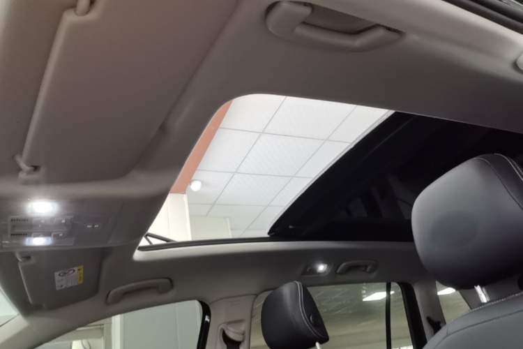 Used Volkswagen Tiguan L 2024 330TSI Automatic Two-Wheel Drive R-Line Enhanced Edition Headliner
