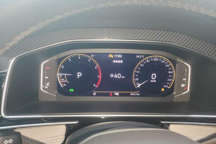 Used Volkswagen Tiguan L 2024 Outstanding Model 330TSI Automatic Two-Wheel Drive R-Line Dragon Glory Edition Instrument Cluster
