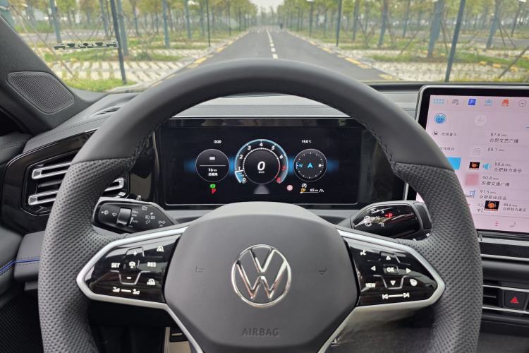 Used Volkswagen Tiguan L 2024 PRO 330TSI Two-Wheel Drive R-Line Smart Edition Instrument Cluster