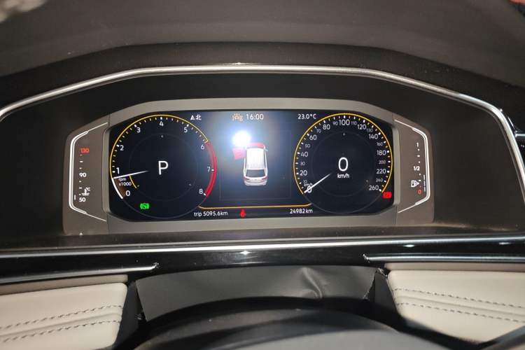 Used Volkswagen Tiguan L 2024 Outstanding Model 300TSI Automatic Two-Wheel Drive Longteng Edition Instrument Cluster