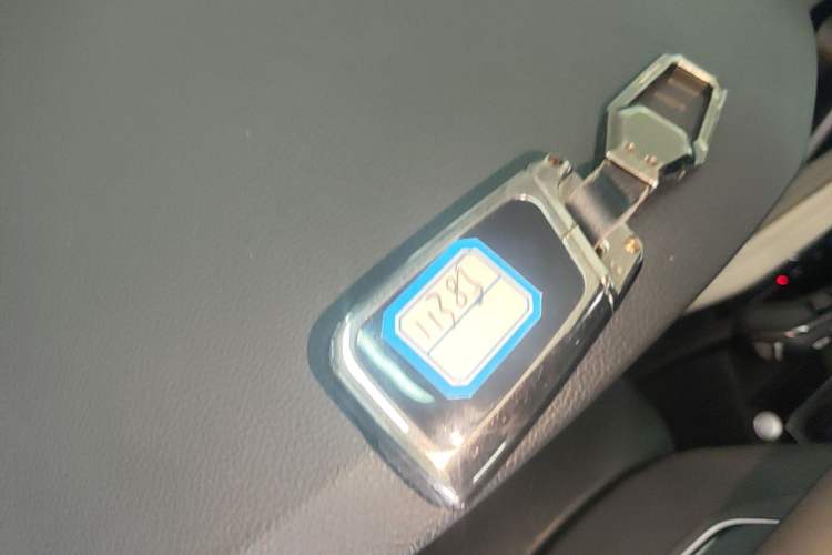 Used Volkswagen Tiguan L 2024 Outstanding Model 300TSI Automatic Two-Wheel Drive Longteng Edition Interior 1